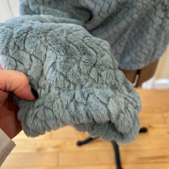 Crave Fame light blue soft fleece 2 piece jogger pants and crop jacket set - Picture 8 of 15